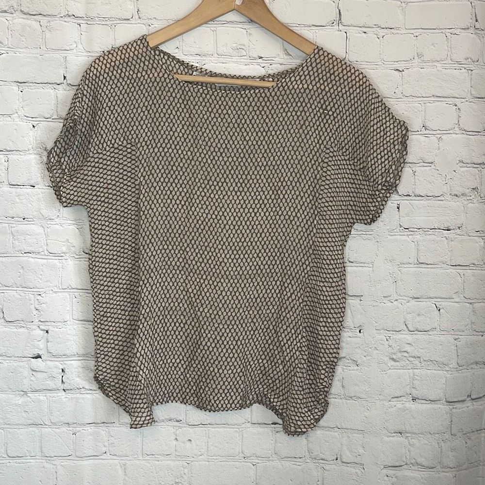 Mary Ann Restivo Women’s Brown and White Short Sleeve Silk Blouse‎ Shirt Medium